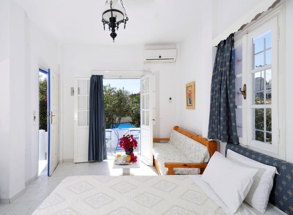 Melina Hotel Тира Экстерьер фото