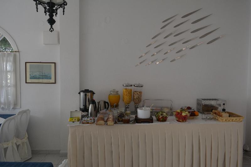Melina Hotel Тира Экстерьер фото